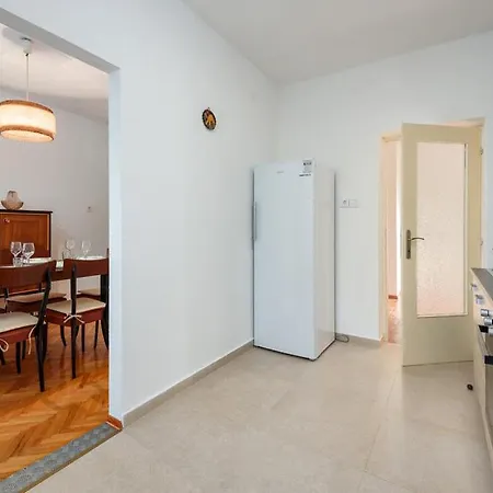 Apartment Apartman Leo *