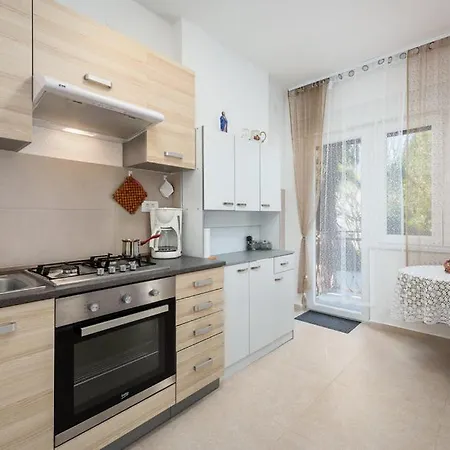 Apartment Apartman Leo