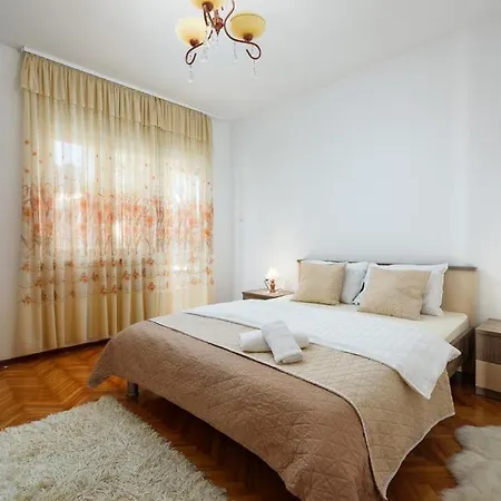 Apartman Leo Apartment *